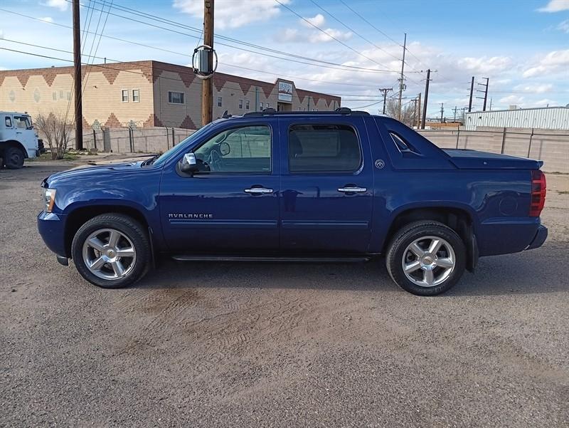 Chevrolet Avalanche LT 4WD 2013