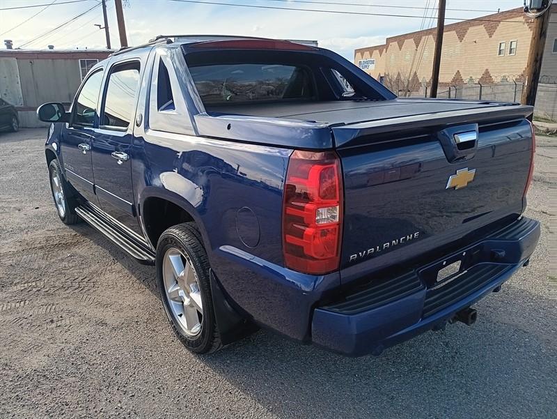 Chevrolet Avalanche LT 4WD 2013