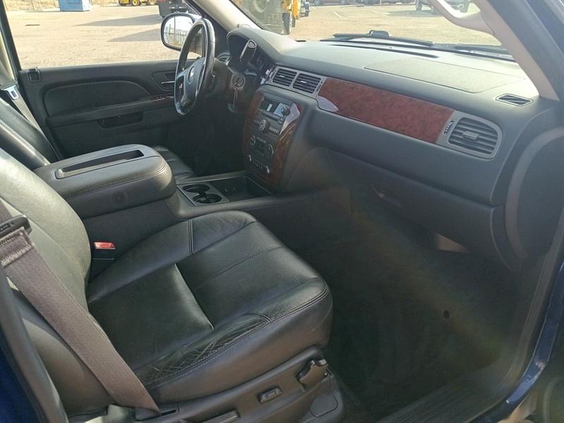 Chevrolet Avalanche LT 4WD 2013