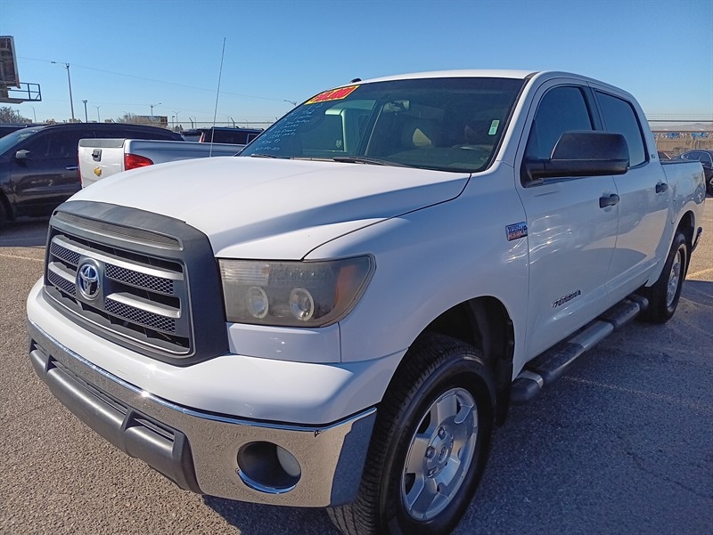 Toyota Tundra Tundra-Grade CrewMax 5.7L 2WD 2010