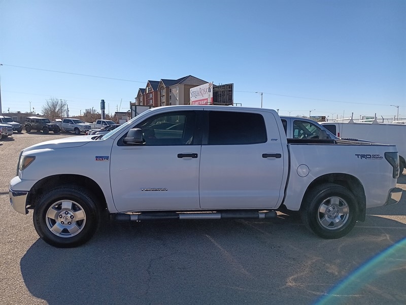 Toyota Tundra Tundra-Grade CrewMax 5.7L 2WD 2010