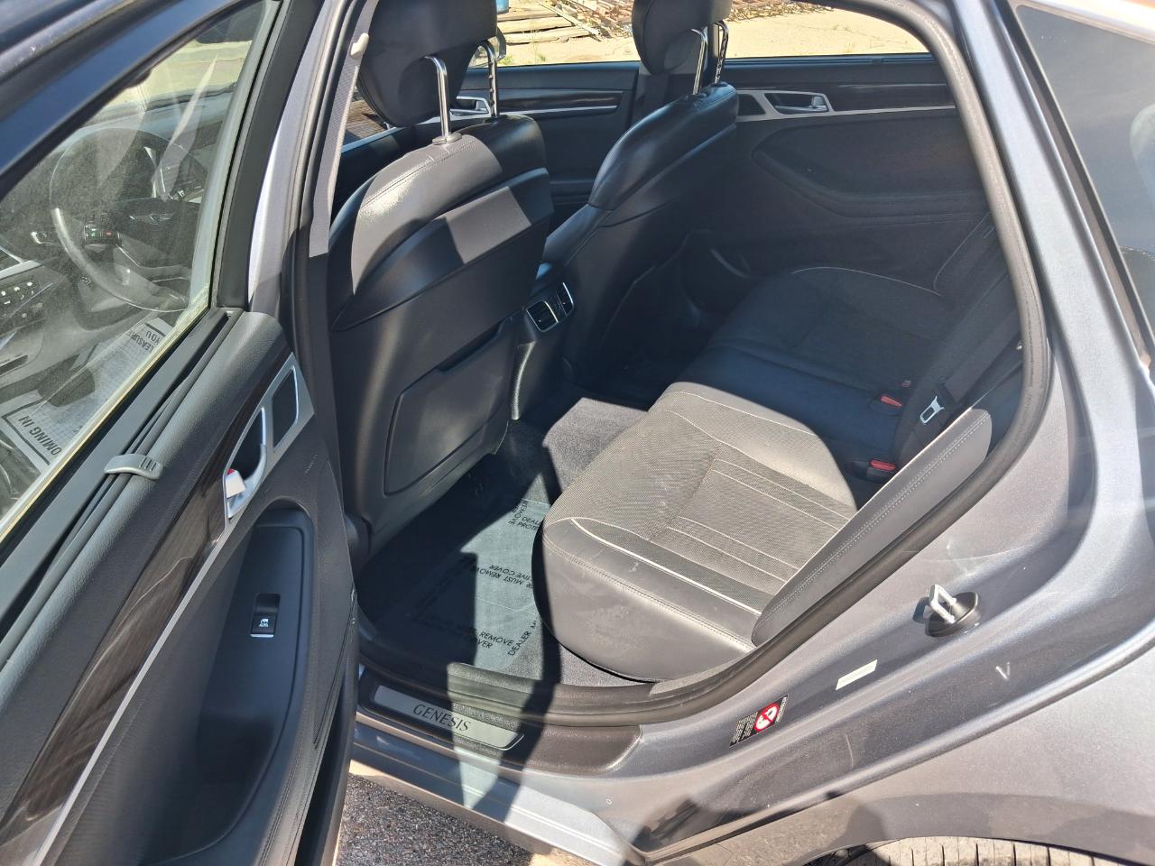 Hyundai Genesis 3.8L 2015