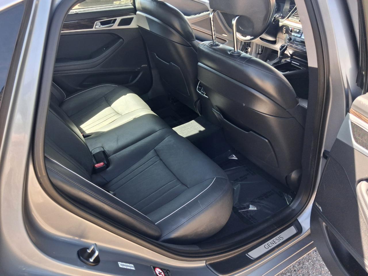 Hyundai Genesis 3.8L 2015