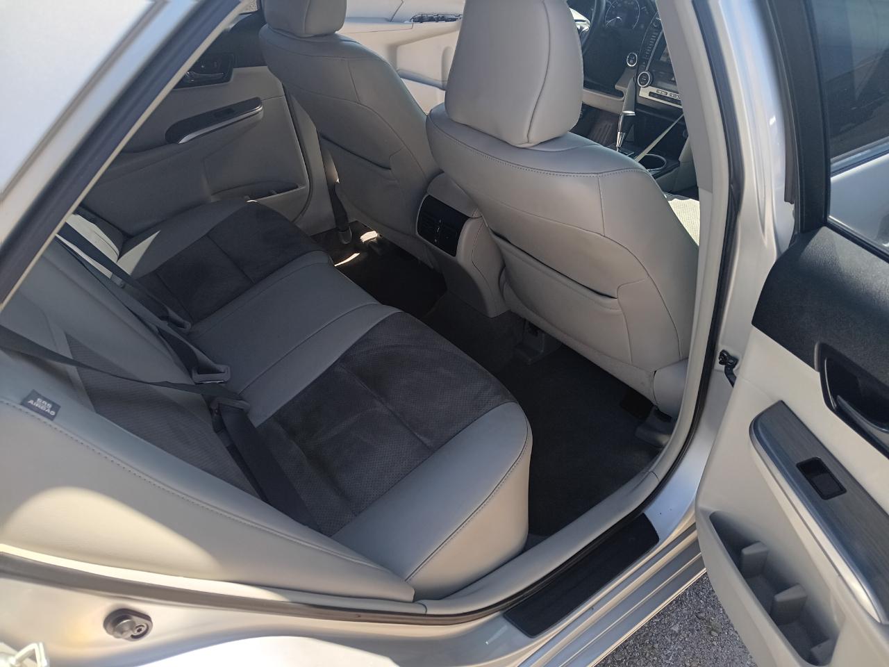 Toyota Camry Hybrid LE 2012