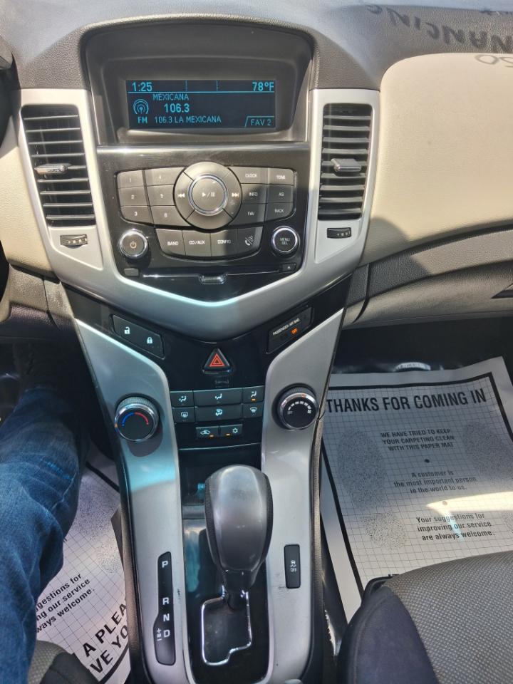 Chevrolet Cruze LS Auto 2013