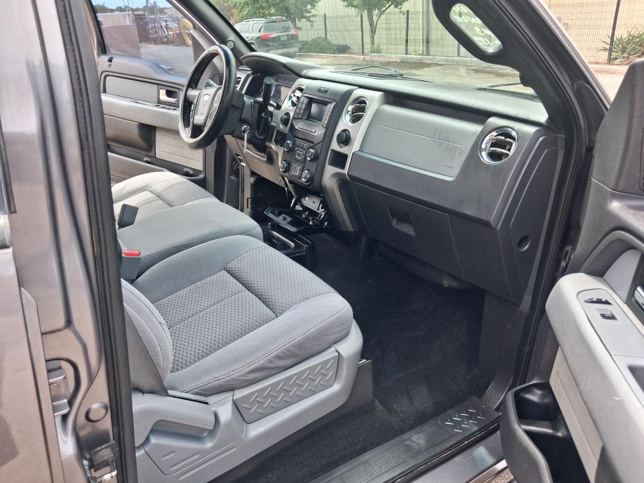 Ford F-150 XL SuperCrew 5.5-ft. Bed 4WD 2013
