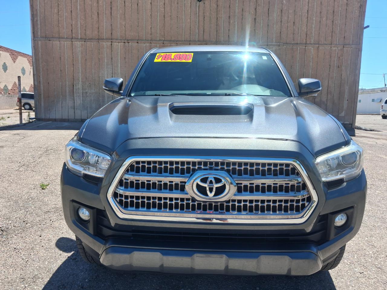 Toyota Tundra SR5 5.7L V8 FFV CrewMax 4WD 2016