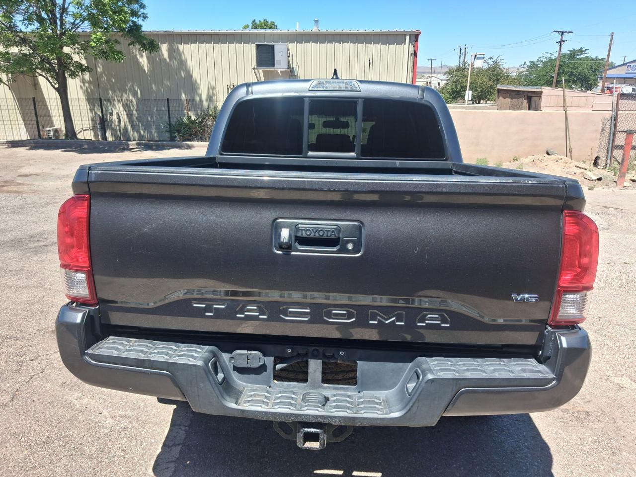 Toyota Tundra SR5 5.7L V8 FFV CrewMax 4WD 2016