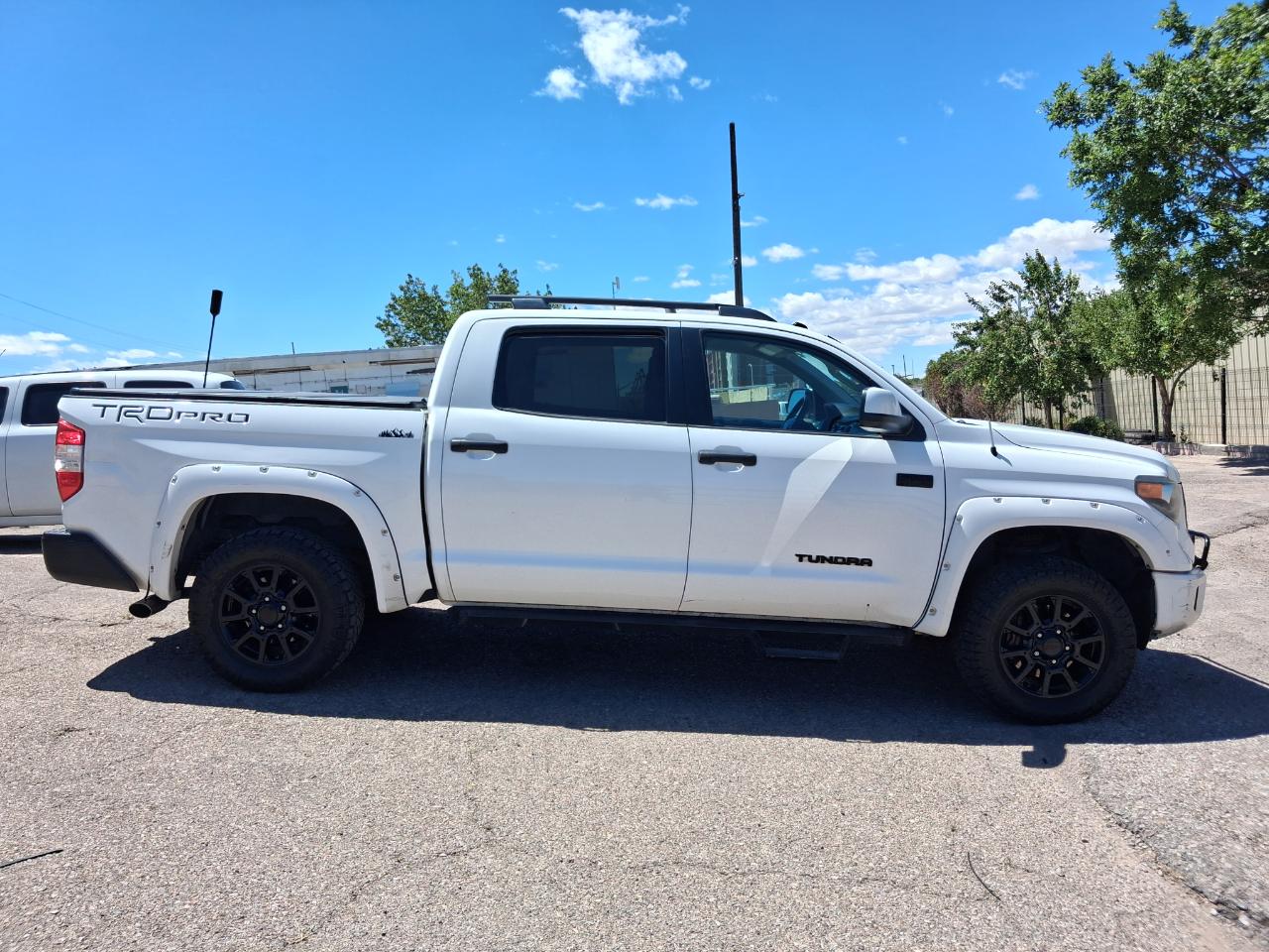 Toyota Tundra SR5 5.7L V8 FFV CrewMax 4WD 2016