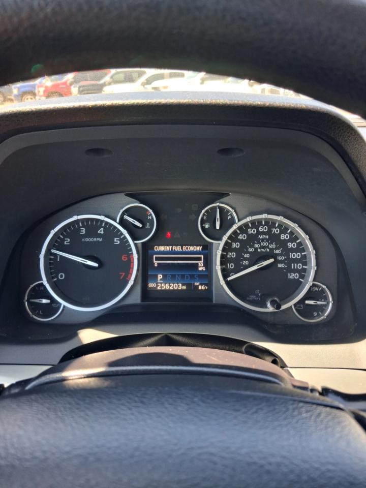 Toyota Tundra SR5 5.7L V8 FFV CrewMax 4WD 2016