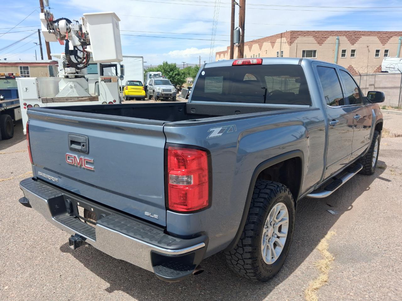 GMC Sierra 1500 SLE Crew Cab Short Box 4WD 2015