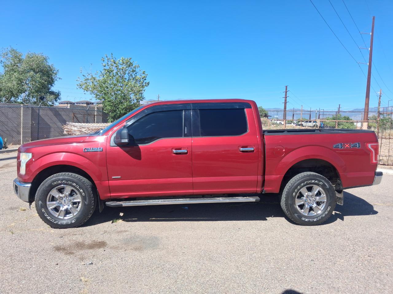 Ford F-150 XL SuperCrew 5.5-ft. Bed 4WD 2015