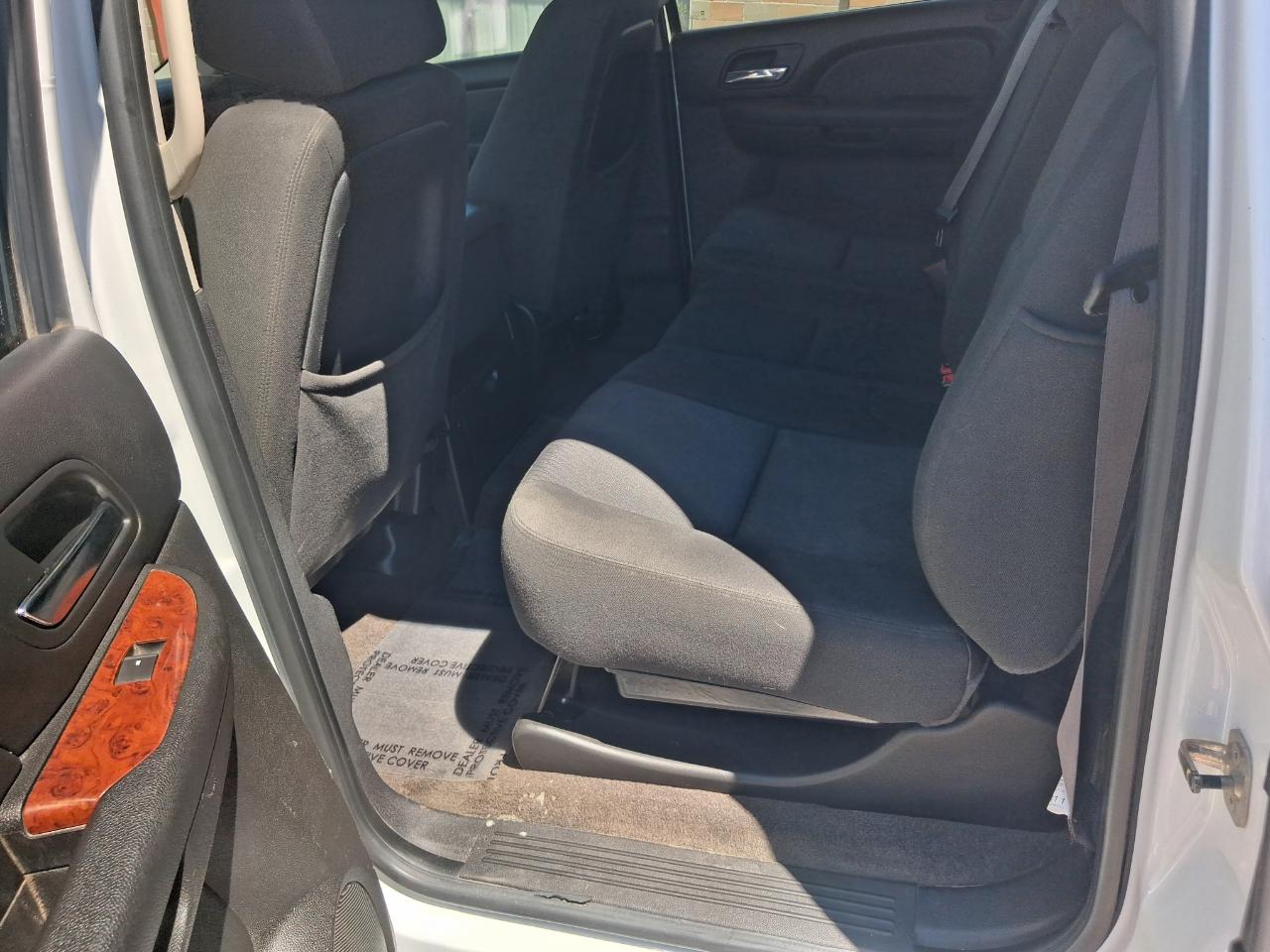 Chevrolet Avalanche LS 4WD 2011