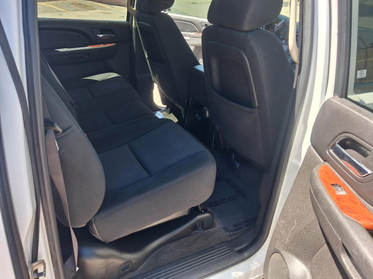 Chevrolet Avalanche LS 4WD 2011