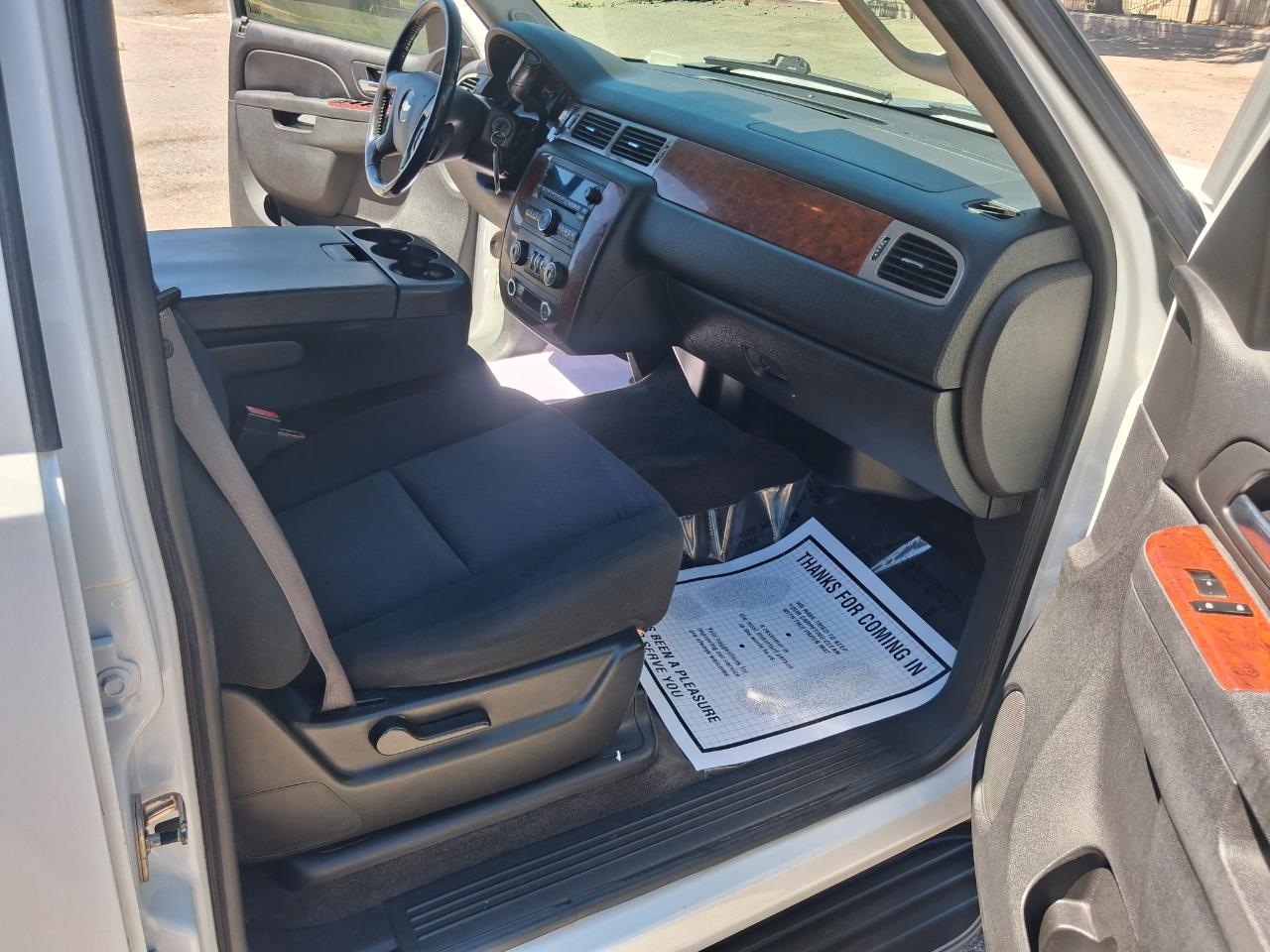 Chevrolet Avalanche LS 4WD 2011