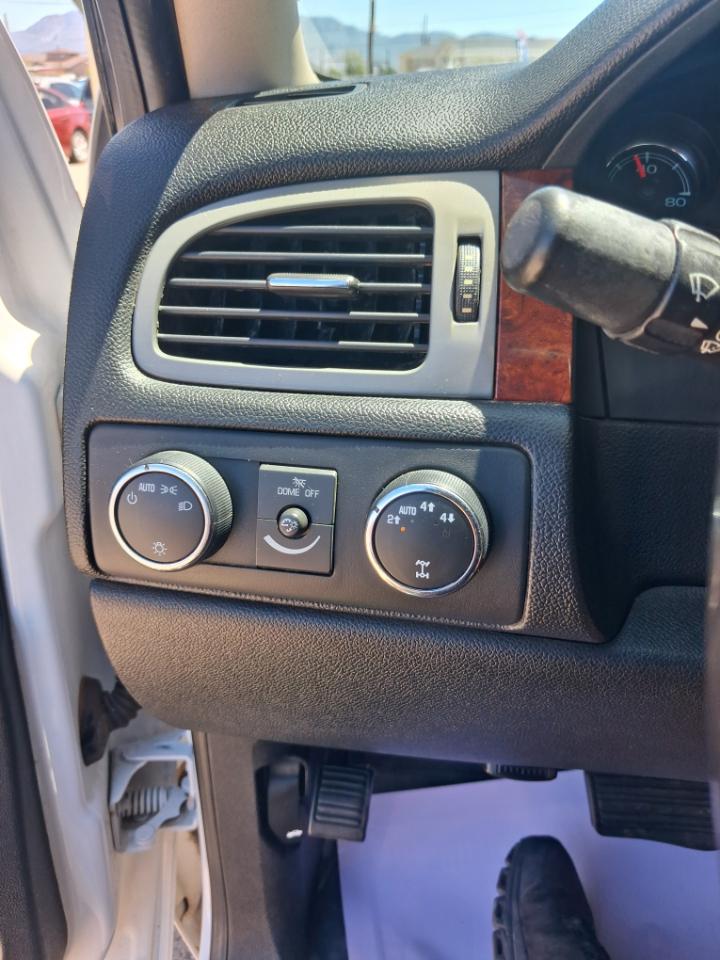 Chevrolet Avalanche LS 4WD 2011