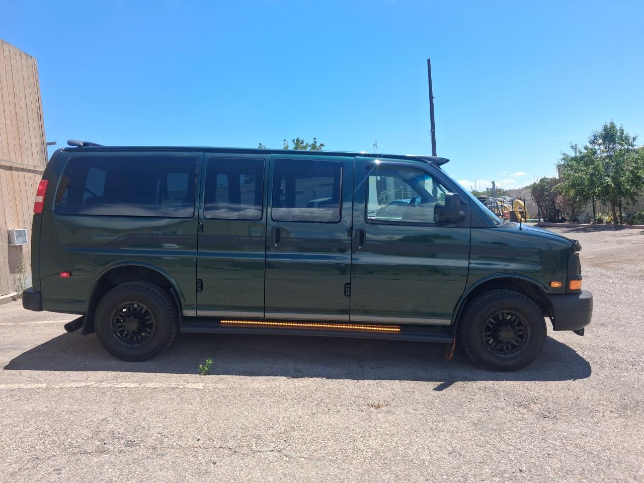 Chevrolet Express LS 2500 2011