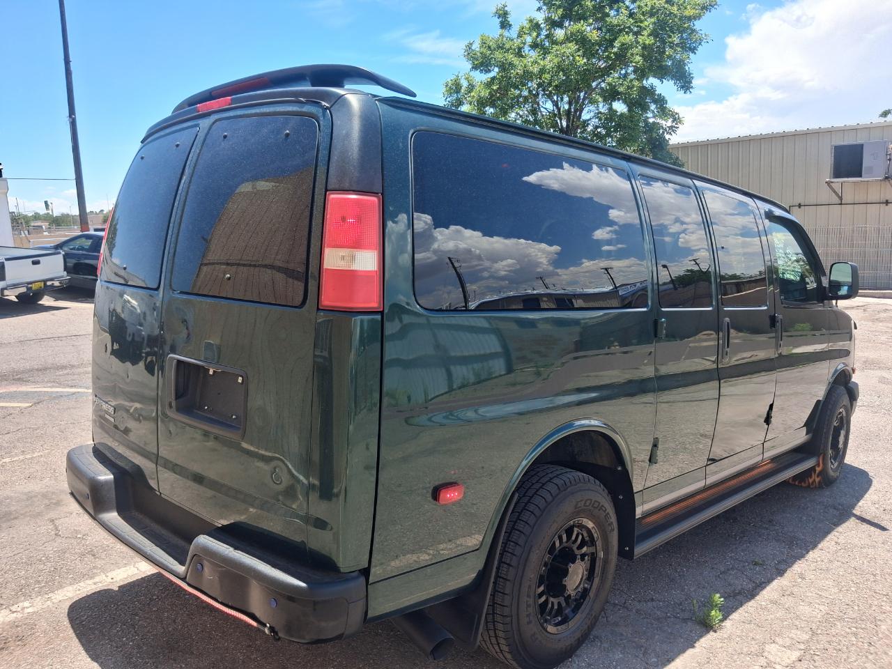 Chevrolet Express LS 2500 2011