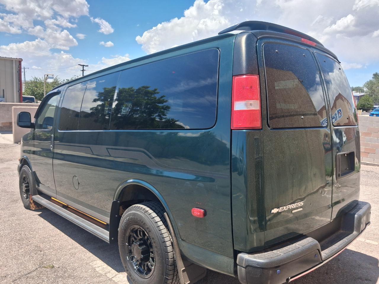 Chevrolet Express LS 2500 2011