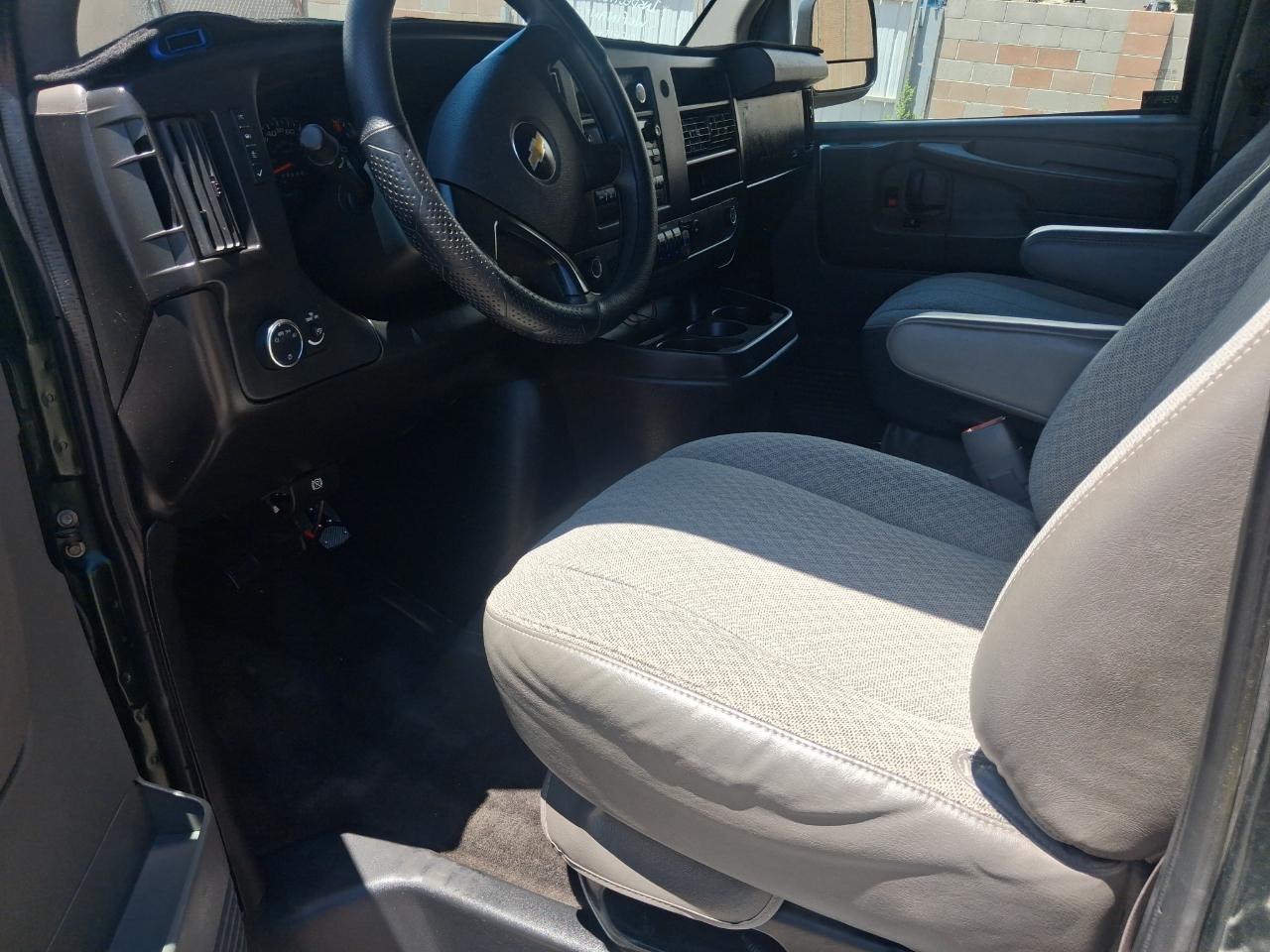 Chevrolet Express LS 2500 2011