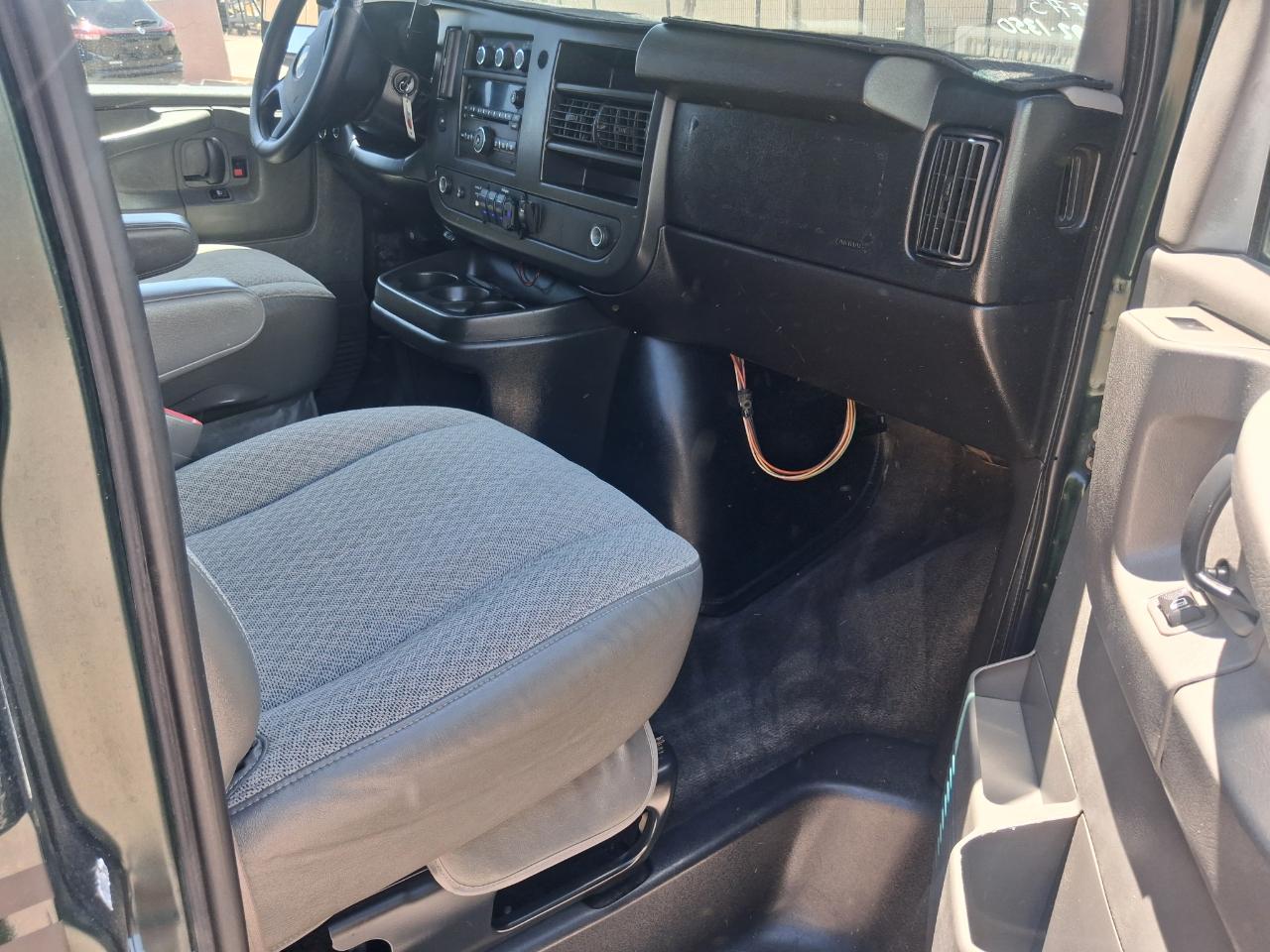 Chevrolet Express LS 2500 2011