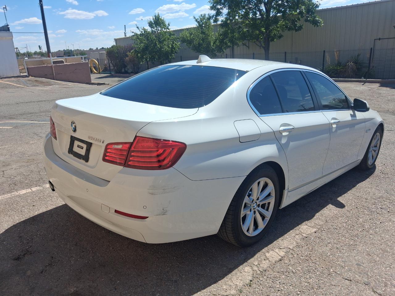 BMW 5-Series 528i 2015