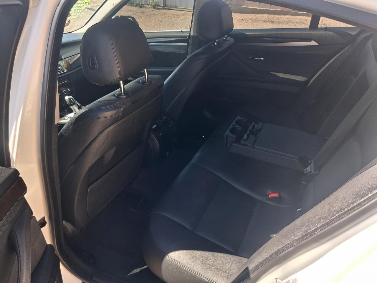 BMW 5-Series 528i 2015