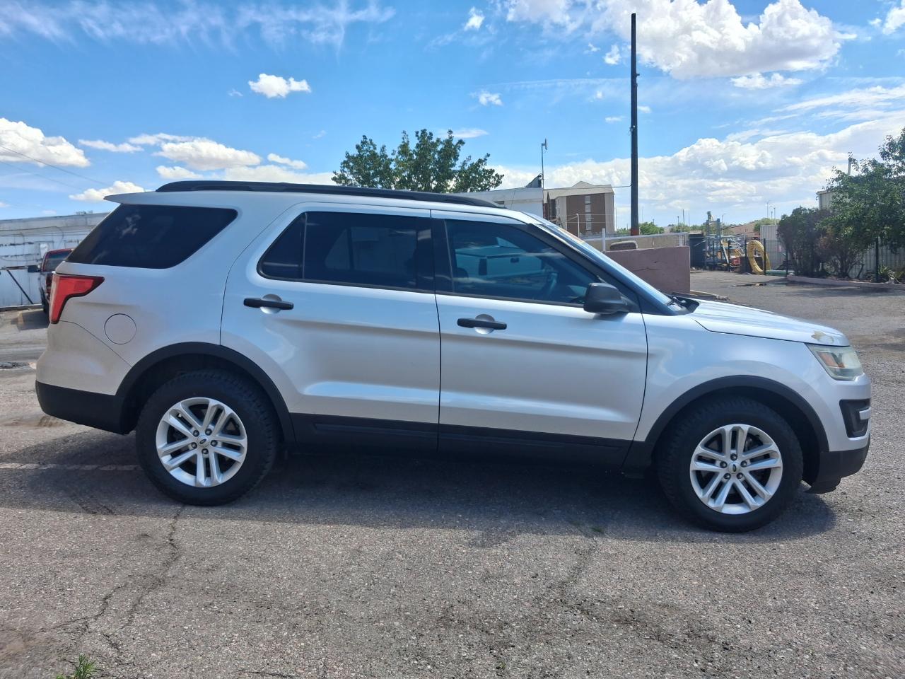 Ford Explorer Base 4WD 2016