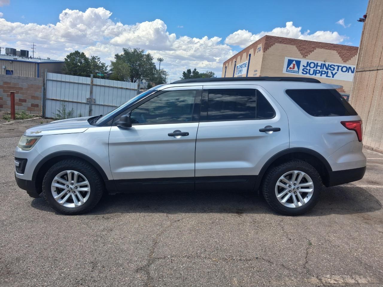 Ford Explorer Base 4WD 2016