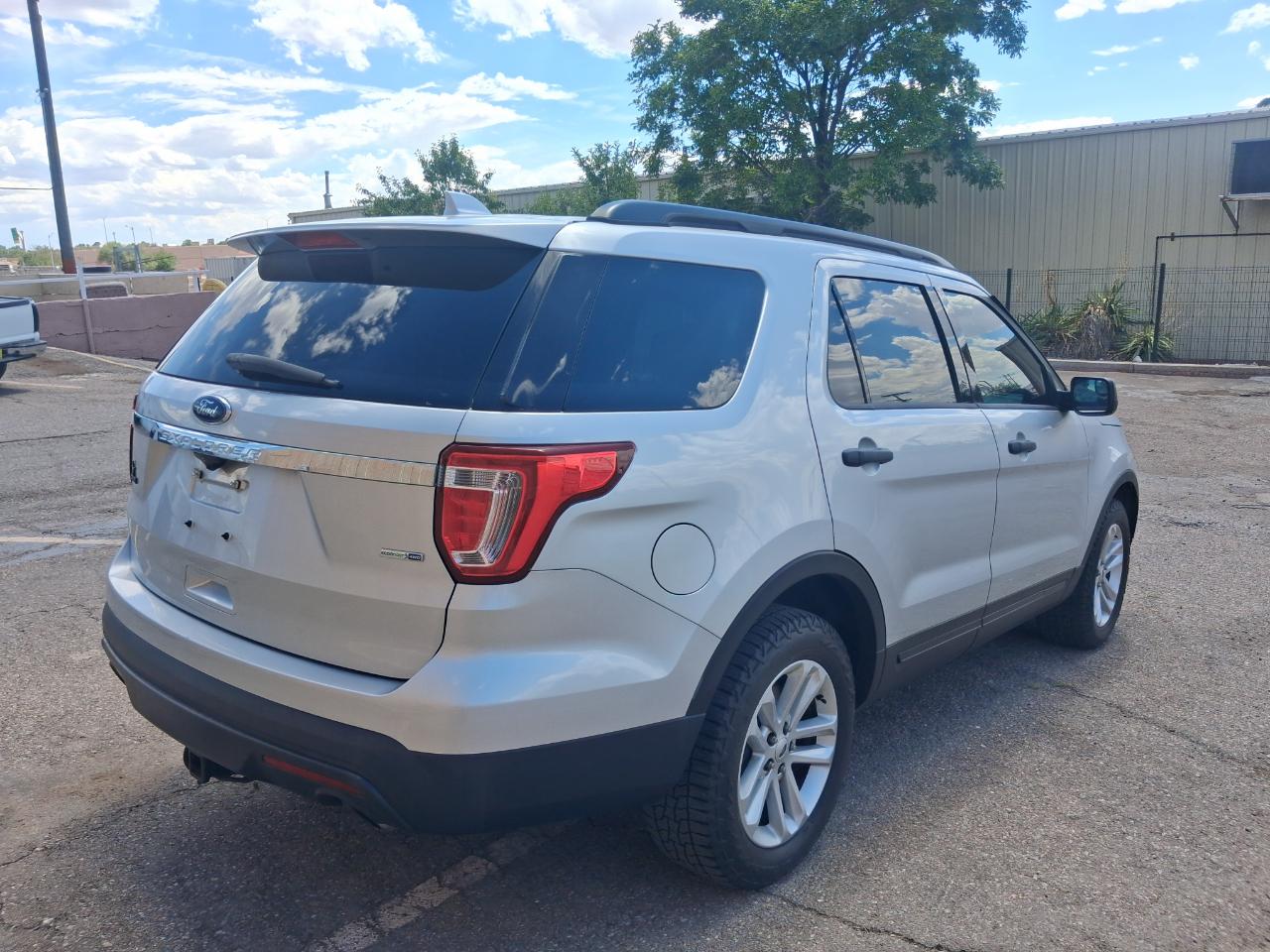 Ford Explorer Base 4WD 2016
