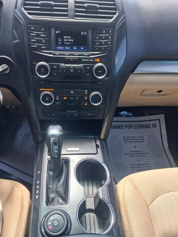 Ford Explorer Base 4WD 2016