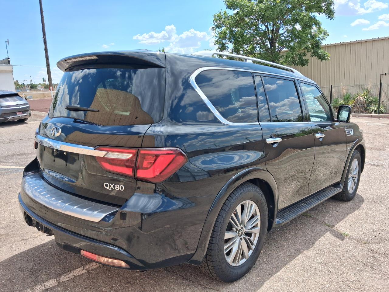 Infiniti QX80 LUXE 2020
