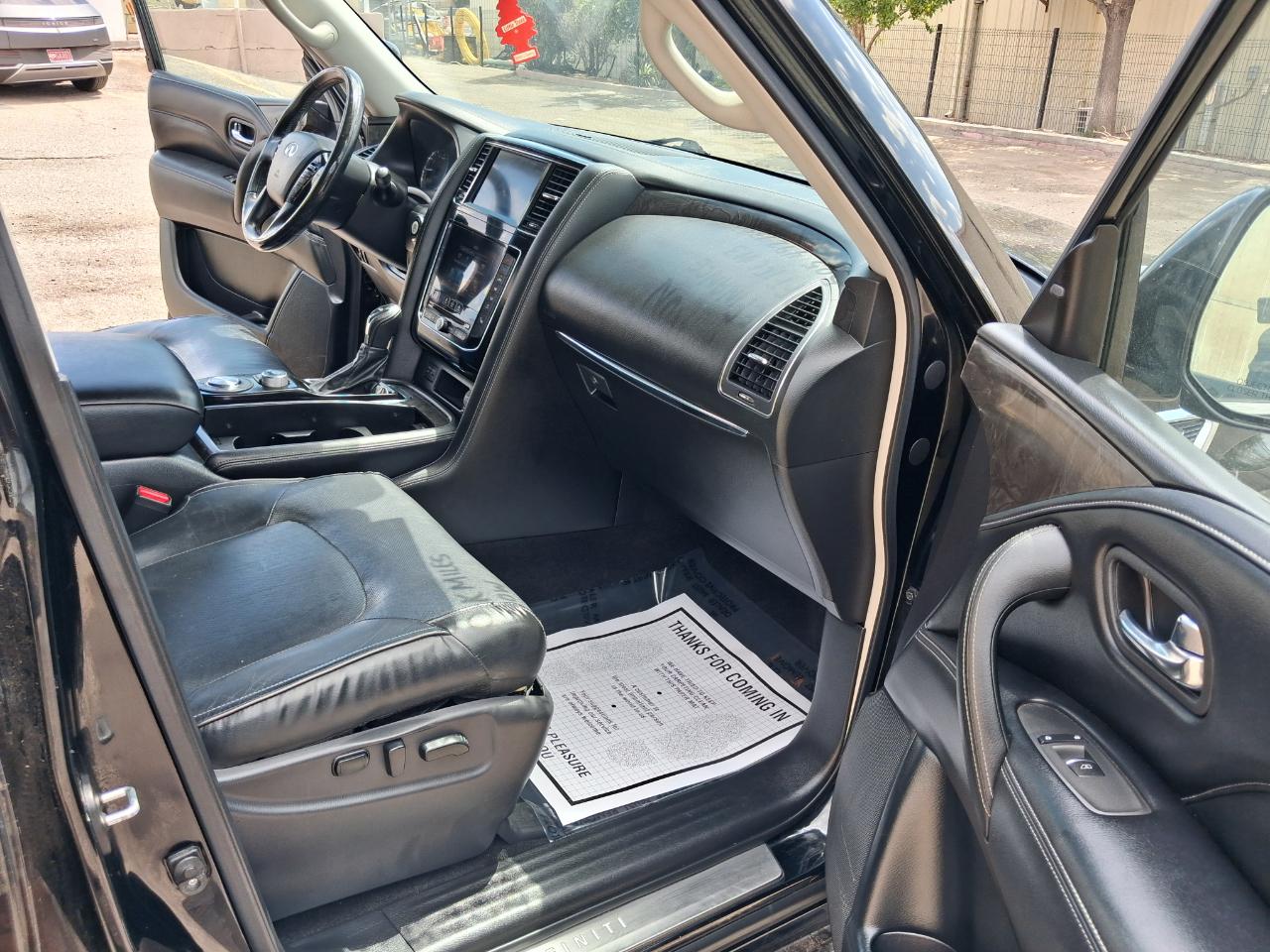 Infiniti QX80 LUXE 2020