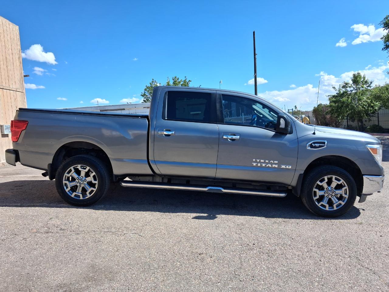 Nissan Titan XD SL Crew Cab 4WD 2018