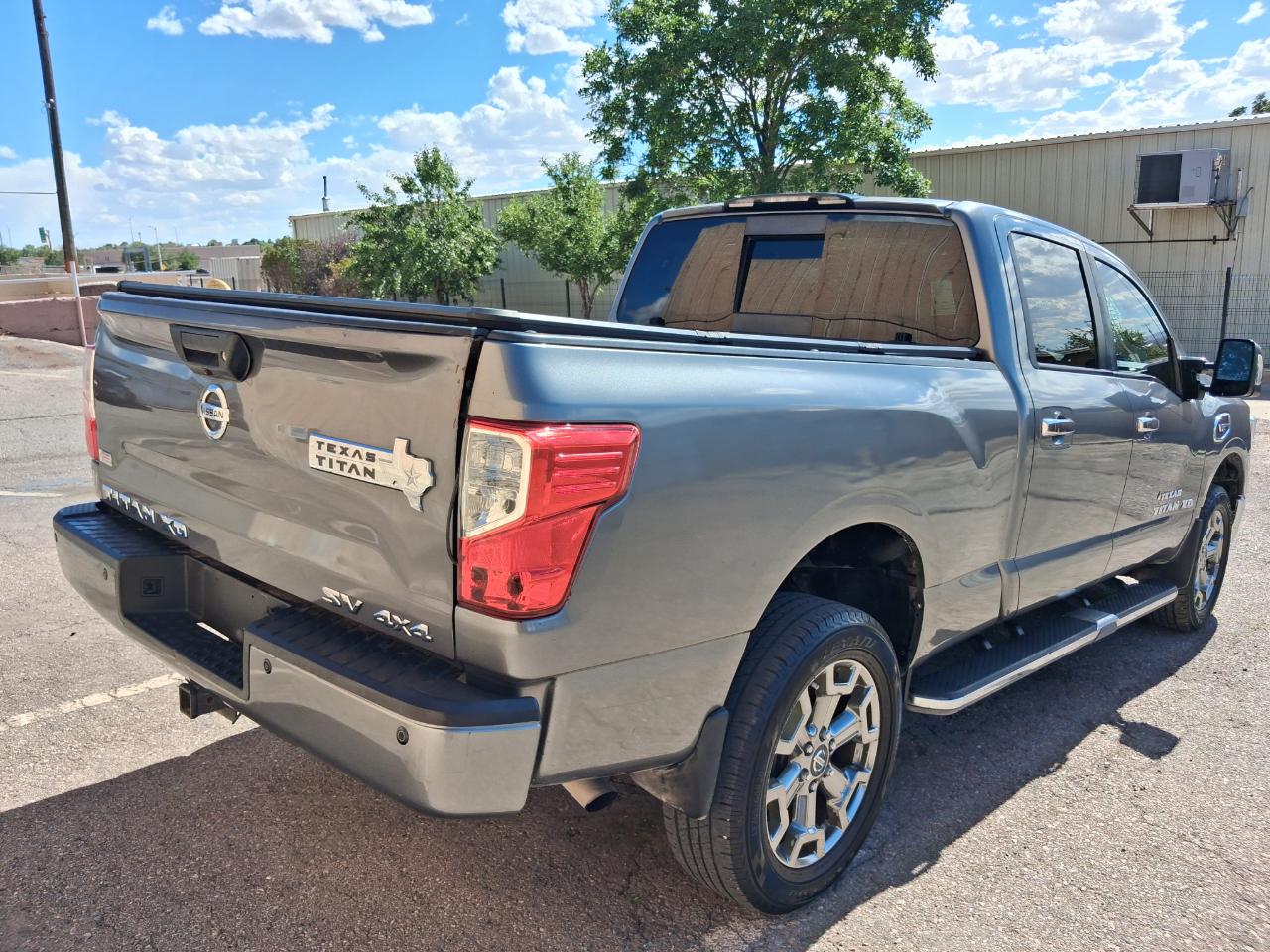 Nissan Titan XD SL Crew Cab 4WD 2018