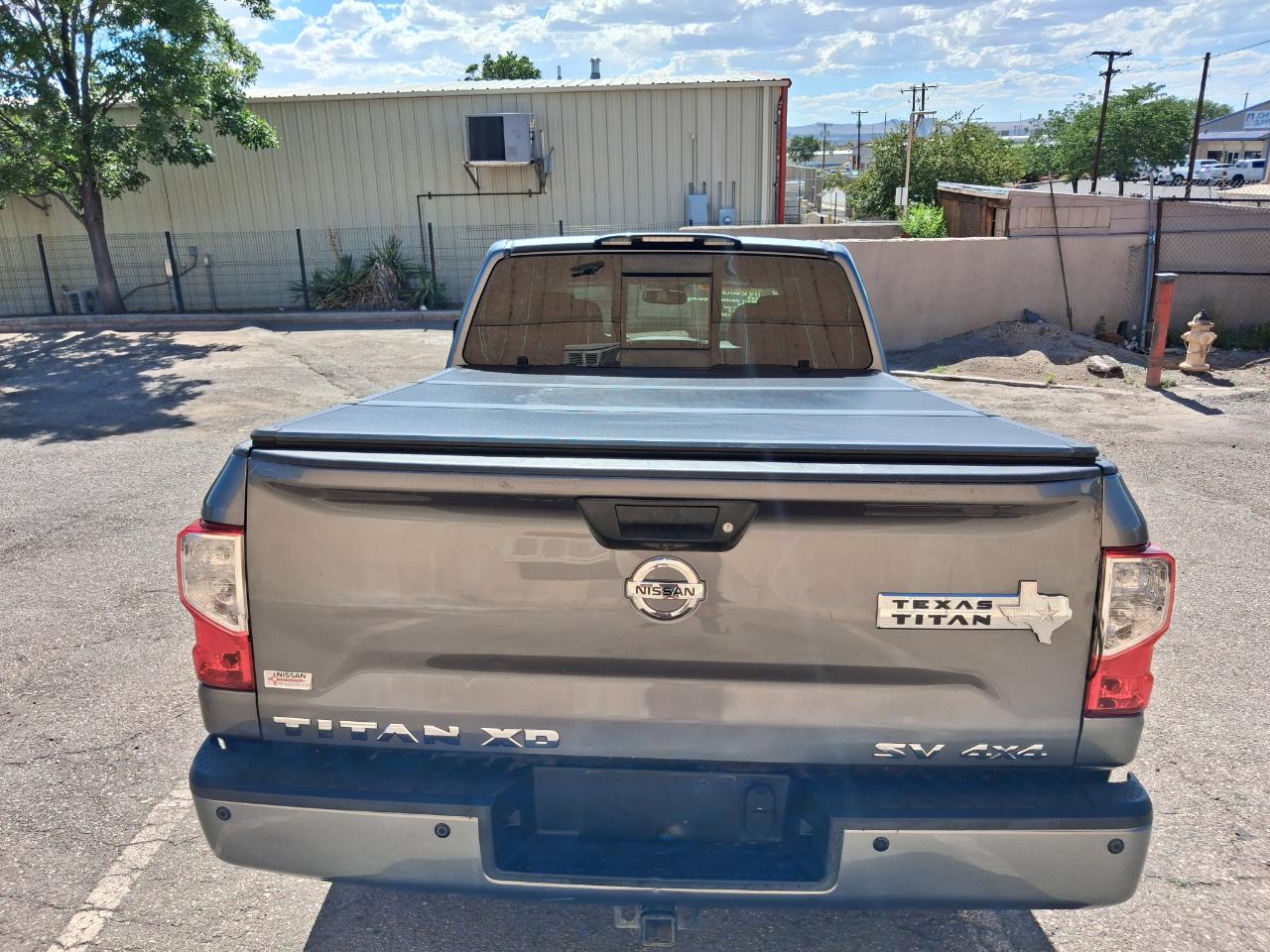 Nissan Titan XD SL Crew Cab 4WD 2018