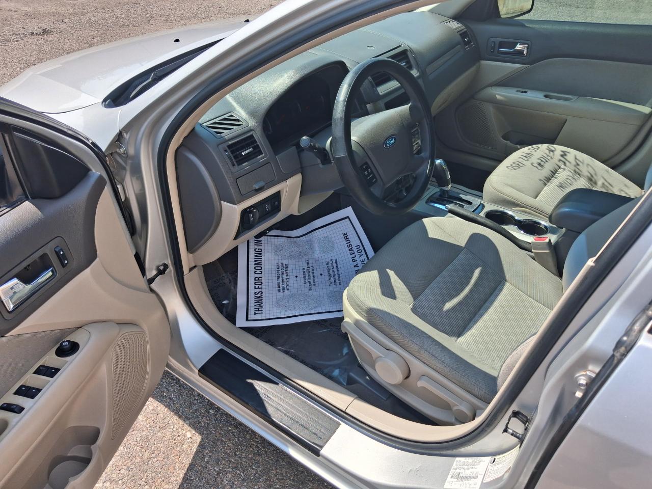 Ford Fusion I4 S 2011