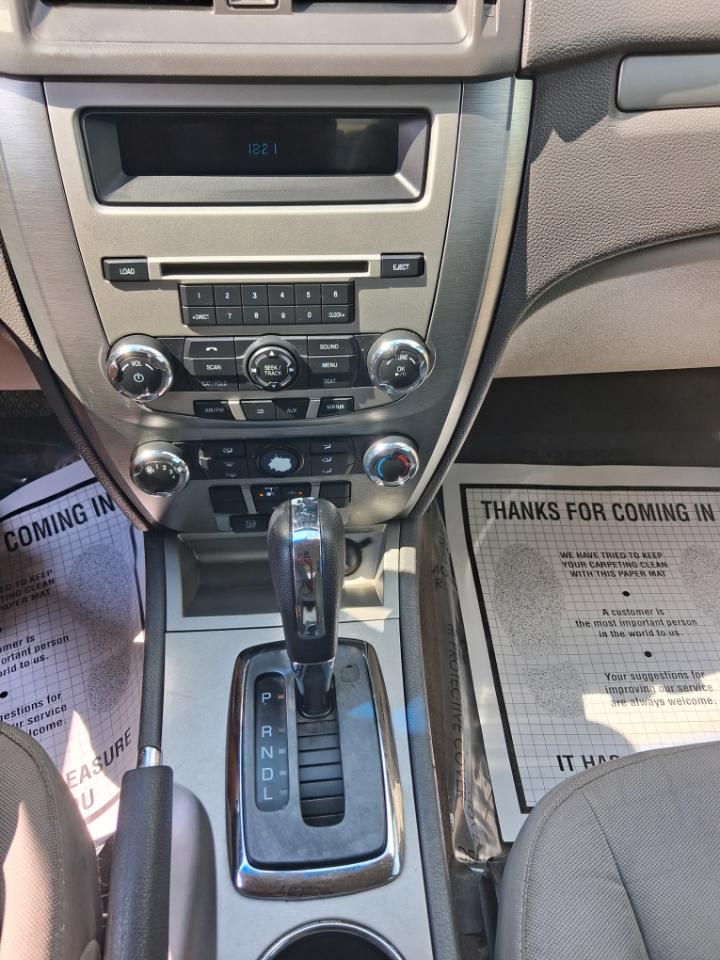 Ford Fusion I4 S 2011