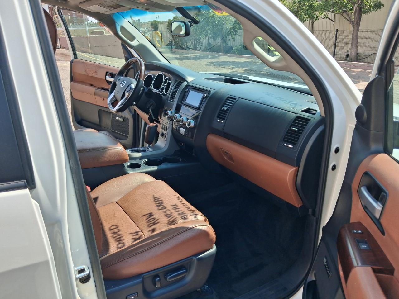 Toyota Sequoia Plantium 4WD FFV 2017