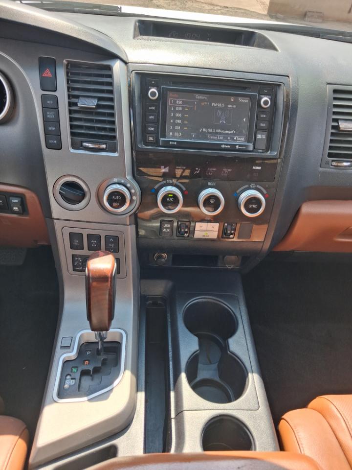 Toyota Sequoia Plantium 4WD FFV 2017