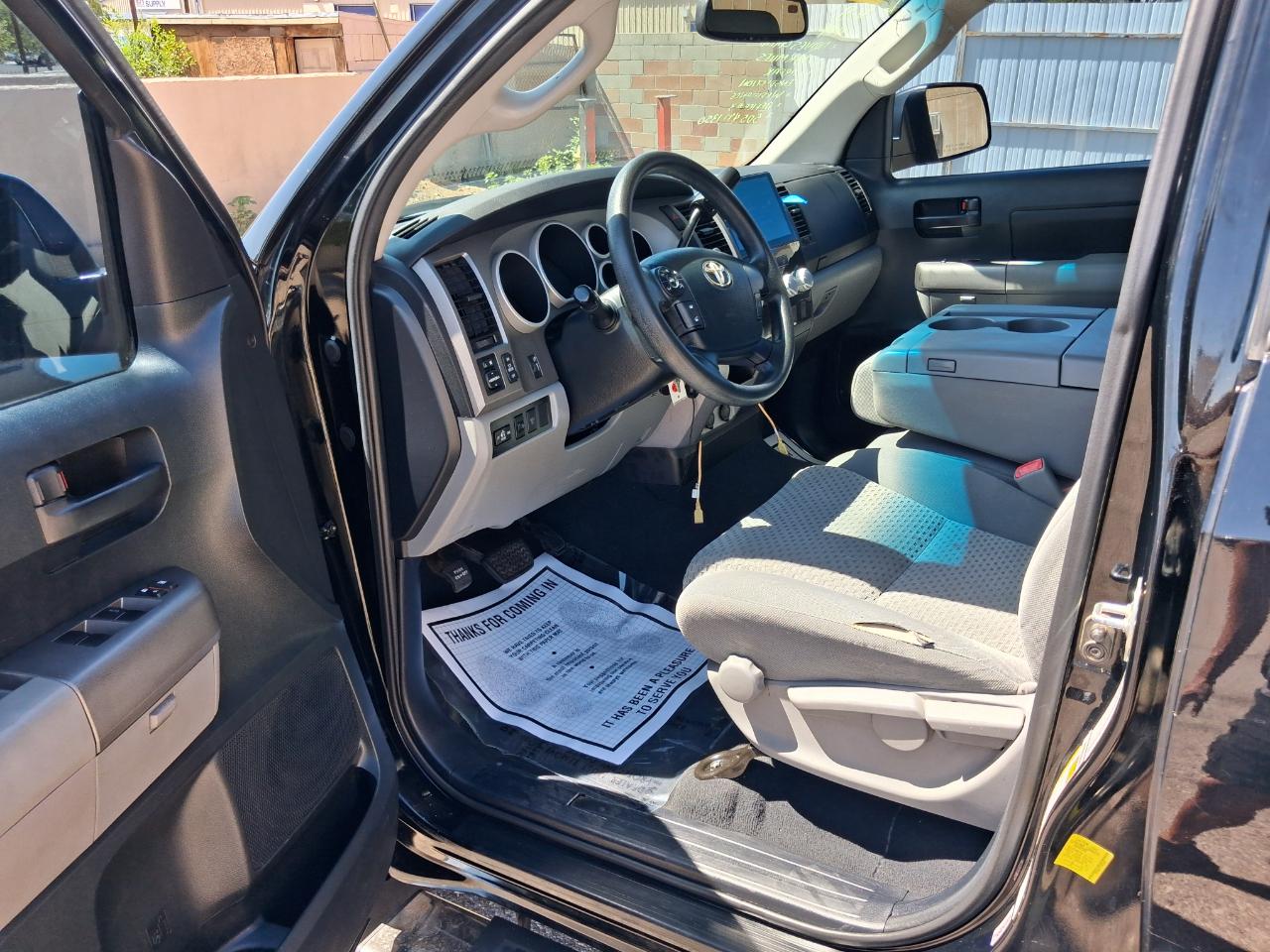 Toyota Tundra Tundra-Grade 4.6L CrewMax 4WD 2012