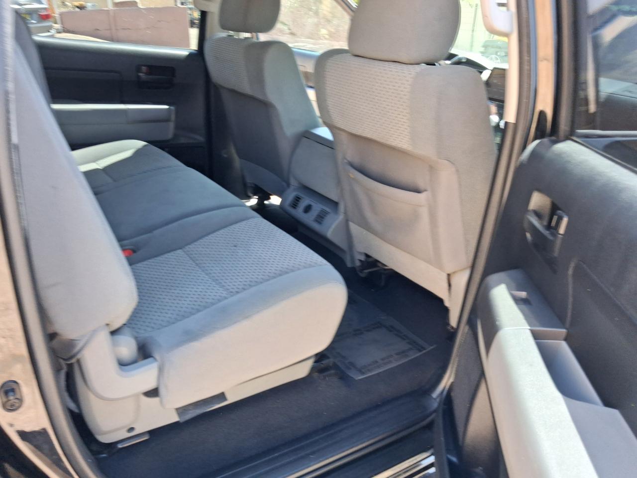 Toyota Tundra Tundra-Grade 4.6L CrewMax 4WD 2012