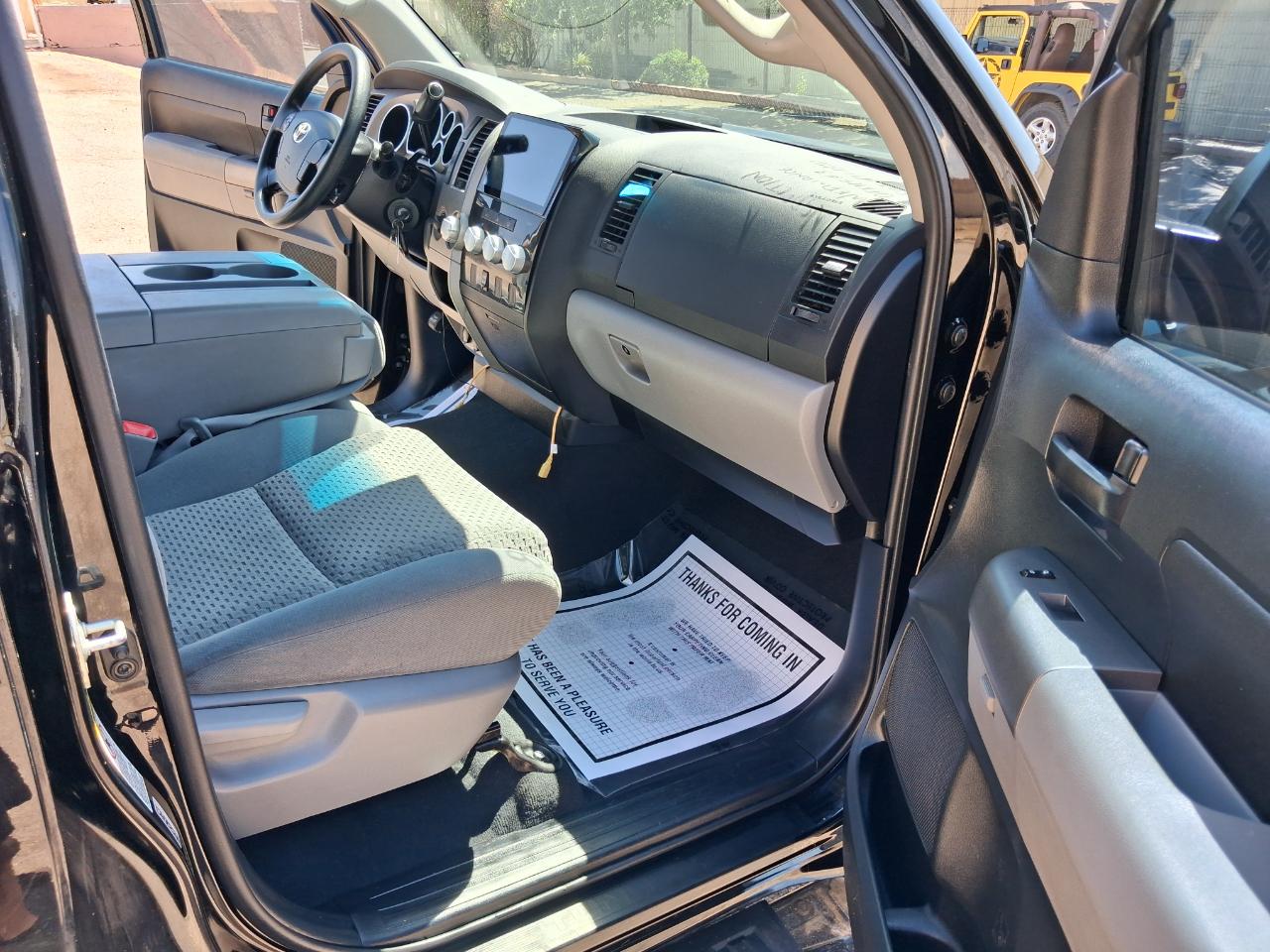 Toyota Tundra Tundra-Grade 4.6L CrewMax 4WD 2012