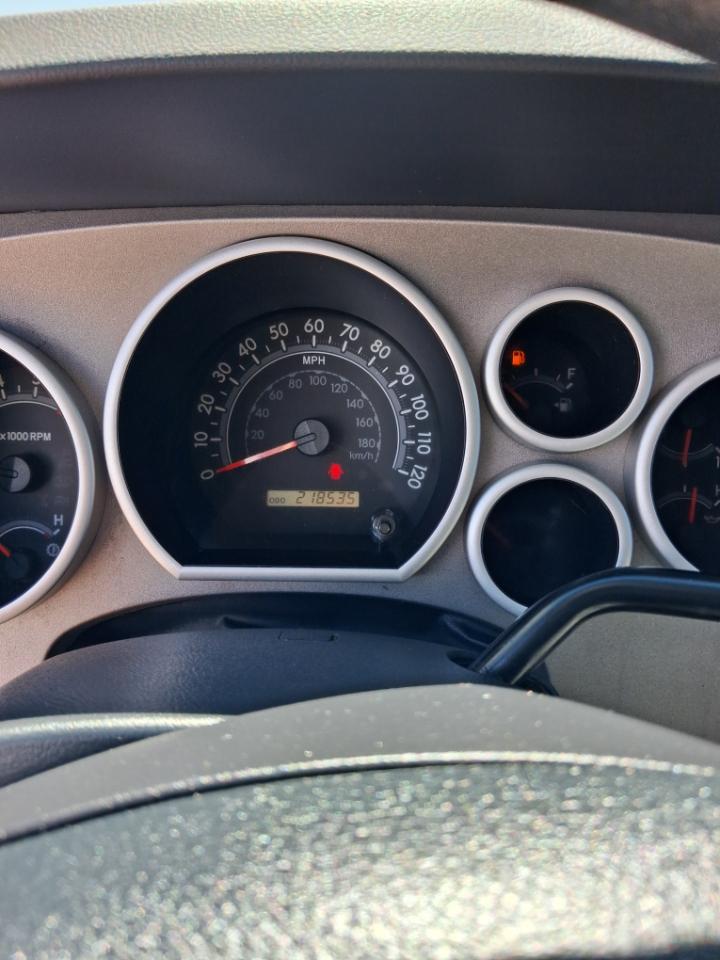 Toyota Tundra Tundra-Grade 4.6L CrewMax 4WD 2012