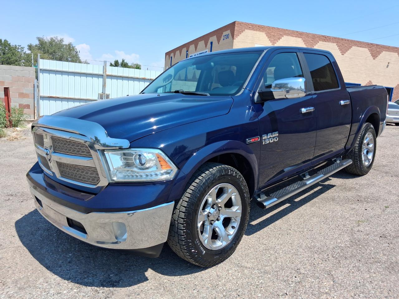 RAM 1500 Laramie Crew Cab SWB 4WD 2016