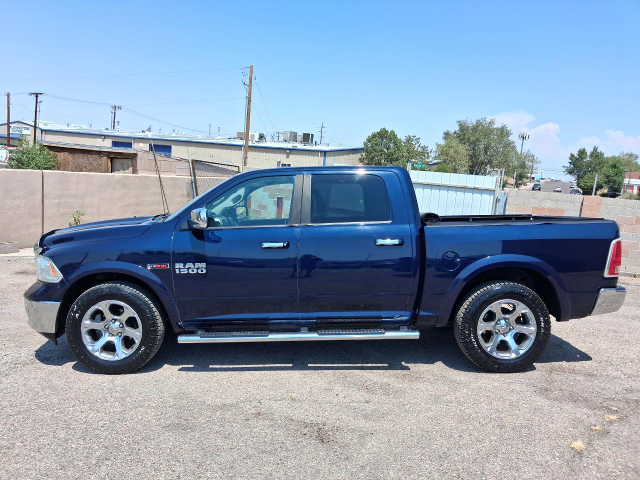 RAM 1500 Laramie Crew Cab SWB 4WD 2016