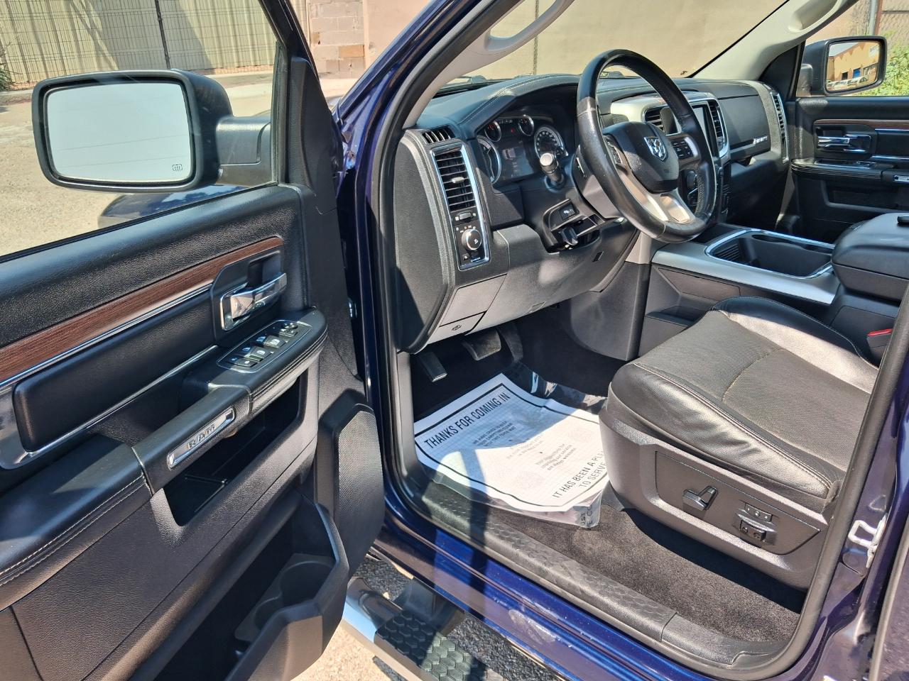 RAM 1500 Laramie Crew Cab SWB 4WD 2016
