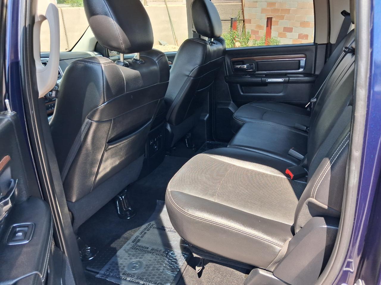 RAM 1500 Laramie Crew Cab SWB 4WD 2016