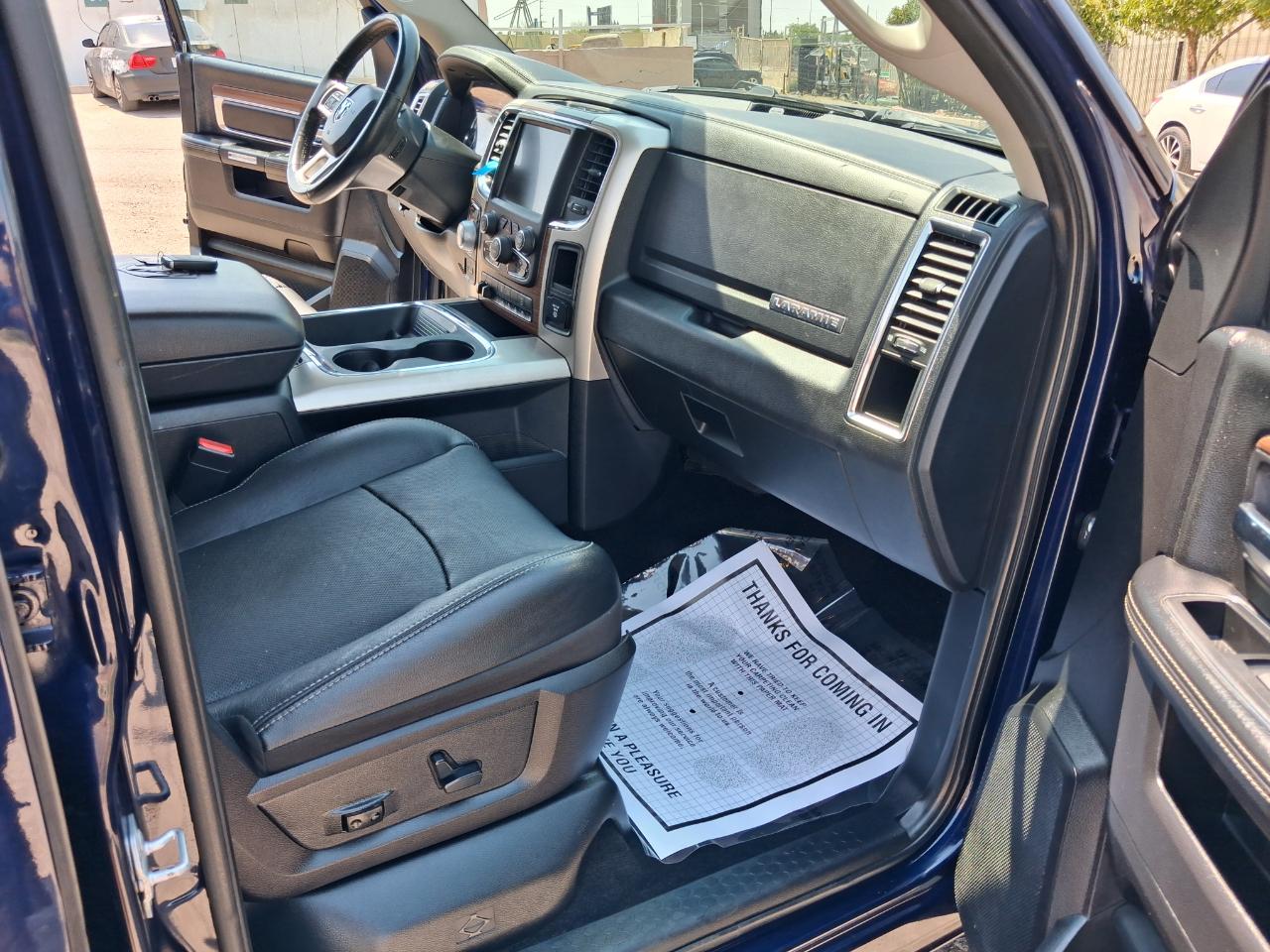 RAM 1500 Laramie Crew Cab SWB 4WD 2016