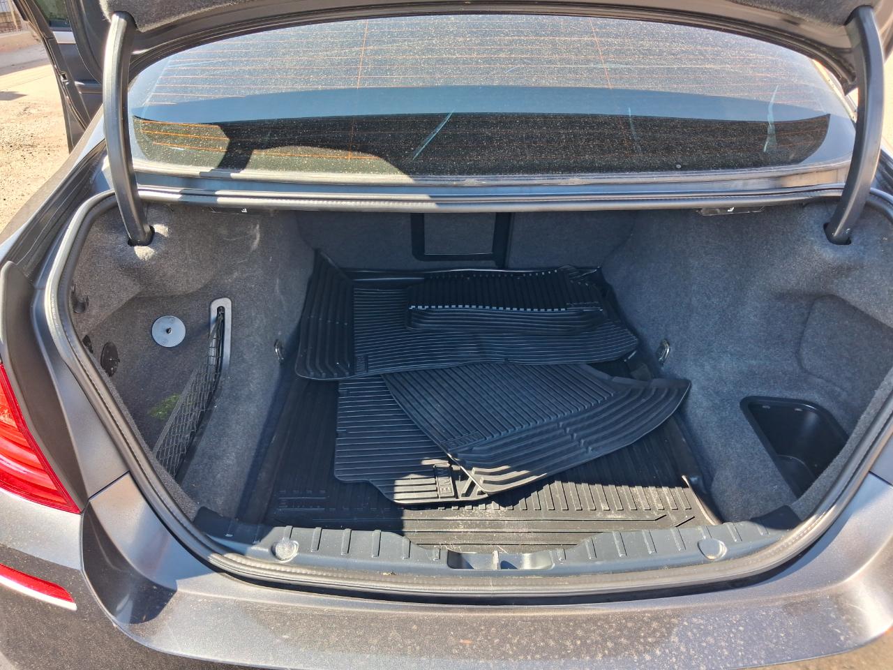 BMW 5-Series 535i xDrive 2012